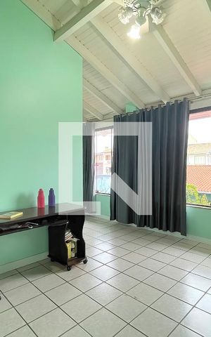 Casa à venda com 310m², 4 quartos e 5 vagas Casa à venda com 310m², 4 quartos e 5 vagasQuarto 2