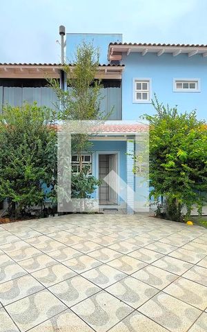Casa à venda com 310m², 4 quartos e 5 vagas Casa à venda com 310m², 4 quartos e 5 vagasQuintal