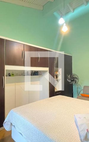 Casa à venda com 310m², 4 quartos e 5 vagas Casa à venda com 310m², 4 quartos e 5 vagasSuíte