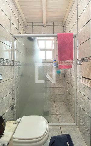 Casa à venda com 310m², 4 quartos e 5 vagas Casa à venda com 310m², 4 quartos e 5 vagasBanheiro da Suíte