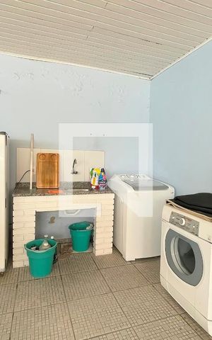 Casa à venda com 310m², 4 quartos e 5 vagas Casa à venda com 310m², 4 quartos e 5 vagasÁrea de Serviço