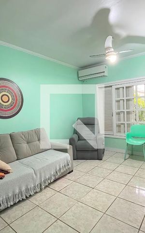 Casa à venda com 310m², 4 quartos e 5 vagas Casa à venda com 310m², 4 quartos e 5 vagasSala
