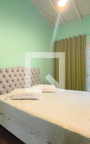 Casa à venda com 310m², 4 quartos e 5 vagas Casa à venda com 310m², 4 quartos e 5 vagasSuíte
