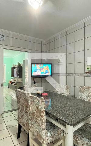 Casa à venda com 310m², 4 quartos e 5 vagas Casa à venda com 310m², 4 quartos e 5 vagasCozinha