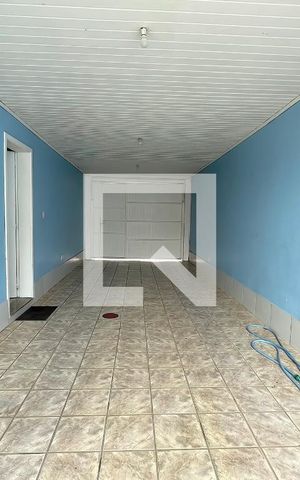 Casa à venda com 310m², 4 quartos e 5 vagas Casa à venda com 310m², 4 quartos e 5 vagasGaragem