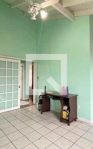 Casa à venda com 310m², 4 quartos e 5 vagas Casa à venda com 310m², 4 quartos e 5 vagasQuarto 2
