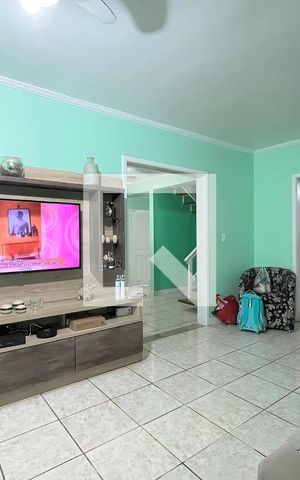 Casa à venda com 310m², 4 quartos e 5 vagas Casa à venda com 310m², 4 quartos e 5 vagasSala