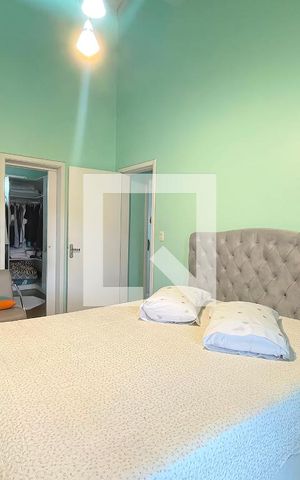 Casa à venda com 310m², 4 quartos e 5 vagas Casa à venda com 310m², 4 quartos e 5 vagasSuíte