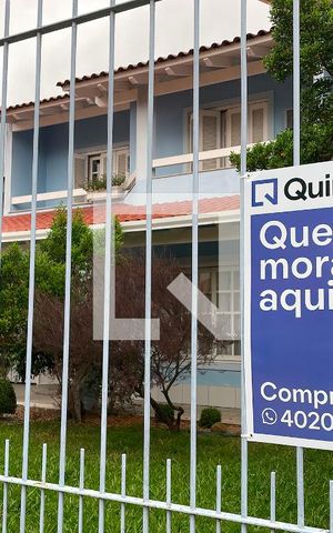 Casa à venda com 310m², 4 quartos e 5 vagas Casa à venda com 310m², 4 quartos e 5 vagasOutros