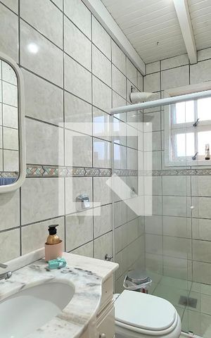 Casa à venda com 310m², 4 quartos e 5 vagas Casa à venda com 310m², 4 quartos e 5 vagasBanheiro