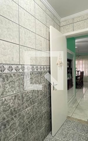 Casa à venda com 310m², 4 quartos e 5 vagas Casa à venda com 310m², 4 quartos e 5 vagasLavabo