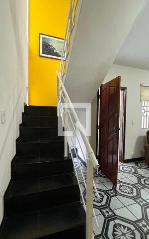 Casa à venda com 180m², 3 quartos e 1 vagaEscada