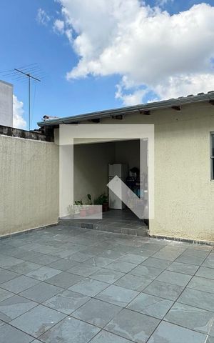 Casa à venda com 180m², 3 quartos e 1 vagaÁrea de Serviço