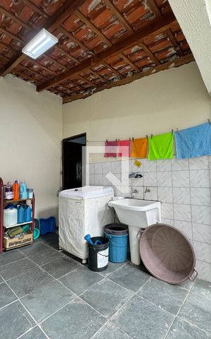 Casa à venda com 180m², 3 quartos e 1 vagaÁrea de Serviço
