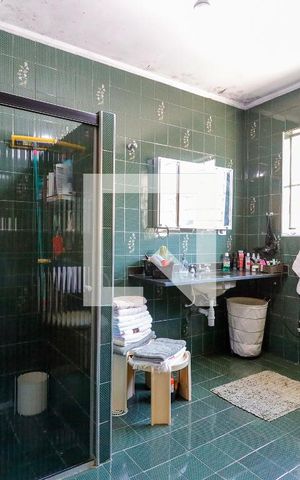 Casa à venda com 290m², 3 quartos e 2 vagas Casa à venda com 290m², 3 quartos e 2 vagasBanheiro