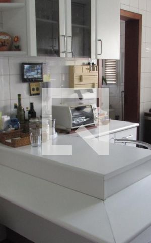 Apartamento à venda com 151m², 4 quartos e 3 vagasCozinha