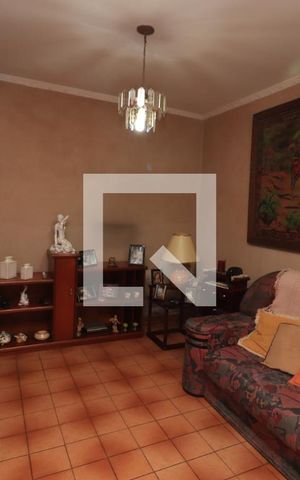 Casa à venda com 105m², 3 quartos e 2 vagasSala de TV