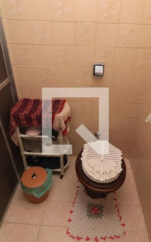 Casa à venda com 105m², 3 quartos e 2 vagasBanheiro