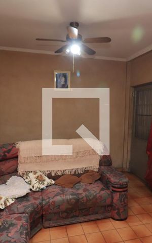Casa à venda com 105m², 3 quartos e 2 vagasSala de TV