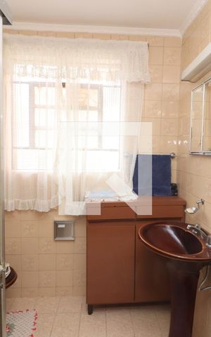 Casa à venda com 105m², 3 quartos e 2 vagasBanheiro