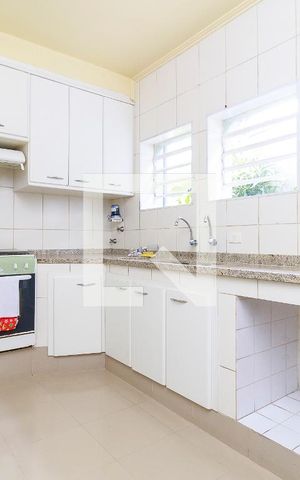 Casa para alugar com 465m², 4 quartos e 3 vagas Casa para alugar com 465m², 4 quartos e 3 vagasCozinha