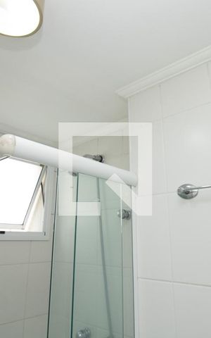 Apartamento à venda com 55m², 2 quartos e 1 vaga Apartamento à venda com 55m², 2 quartos e 1 vagaBanheiro, box e chuveiro