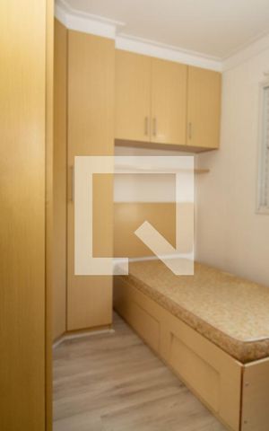 Apartamento à venda com 55m², 2 quartos e 1 vaga Apartamento à venda com 55m², 2 quartos e 1 vagaQuarto 2, armários e cama de solteiro