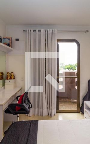 Apartamento à venda com 238m², 4 quartos e 4 vagas Apartamento à venda com 238m², 4 quartos e 4 vagasQuarto 4 - Suíte 2