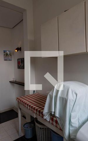 Casa à venda com 500m², 5 quartos e 3 vagas Casa à venda com 500m², 5 quartos e 3 vagasÁrea de Serviço