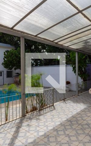 Casa à venda com 500m², 5 quartos e 3 vagas Casa à venda com 500m², 5 quartos e 3 vagasÁrea comum