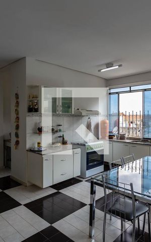Casa à venda com 500m², 5 quartos e 3 vagas Casa à venda com 500m², 5 quartos e 3 vagasCozinha 2