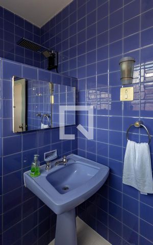 Casa à venda com 500m², 5 quartos e 3 vagas Casa à venda com 500m², 5 quartos e 3 vagasBanheiro 2
