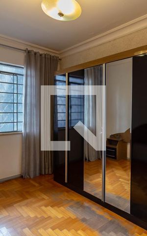 Casa à venda com 500m², 5 quartos e 3 vagas Casa à venda com 500m², 5 quartos e 3 vagasQuarto 2