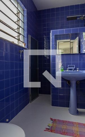 Casa à venda com 500m², 5 quartos e 3 vagas Casa à venda com 500m², 5 quartos e 3 vagasBanheiro 2