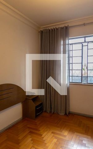 Casa à venda com 500m², 5 quartos e 3 vagas Casa à venda com 500m², 5 quartos e 3 vagasQuarto 2
