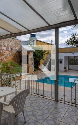 Casa à venda com 500m², 5 quartos e 3 vagas Casa à venda com 500m², 5 quartos e 3 vagasÁrea comum