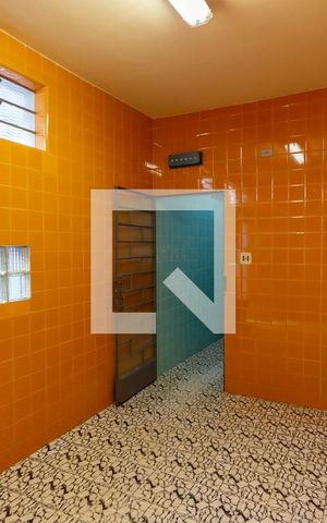 Casa à venda com 500m², 5 quartos e 3 vagas Casa à venda com 500m², 5 quartos e 3 vagasHall de Entrada Cozinha