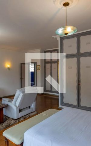 Casa à venda com 500m², 5 quartos e 3 vagas Casa à venda com 500m², 5 quartos e 3 vagasQuarto 4