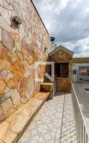 Casa à venda com 500m², 5 quartos e 3 vagas Casa à venda com 500m², 5 quartos e 3 vagasÁrea comum