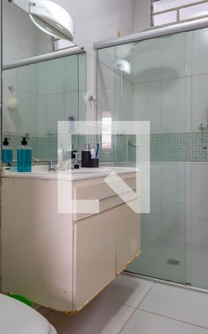 Casa à venda com 500m², 5 quartos e 3 vagas Casa à venda com 500m², 5 quartos e 3 vagasBanheiro 4