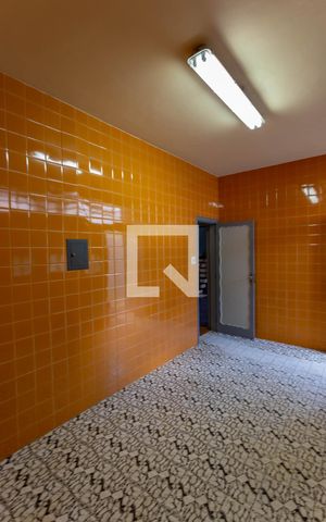 Casa à venda com 500m², 5 quartos e 3 vagas Casa à venda com 500m², 5 quartos e 3 vagasHall de Entrada Cozinha