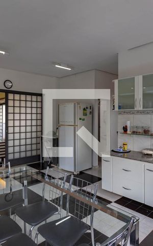 Casa à venda com 500m², 5 quartos e 3 vagas Casa à venda com 500m², 5 quartos e 3 vagasCozinha 2