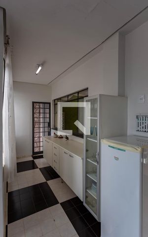 Casa à venda com 500m², 5 quartos e 3 vagas Casa à venda com 500m², 5 quartos e 3 vagasCozinha 2