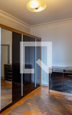 Casa à venda com 500m², 5 quartos e 3 vagas Casa à venda com 500m², 5 quartos e 3 vagasQuarto 2
