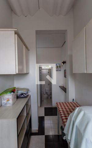Casa à venda com 500m², 5 quartos e 3 vagas Casa à venda com 500m², 5 quartos e 3 vagasÁrea de Serviço