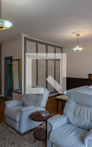 Casa à venda com 500m², 5 quartos e 3 vagas Casa à venda com 500m², 5 quartos e 3 vagasQuarto 4