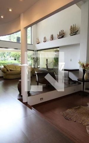Casa de condomínio à venda com 700m², 4 quartos e 4 vagas