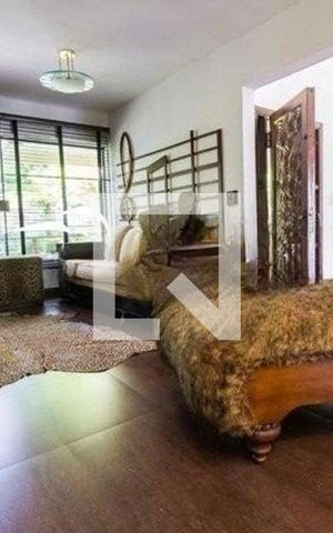 Casa de condomínio à venda com 700m², 4 quartos e 4 vagas