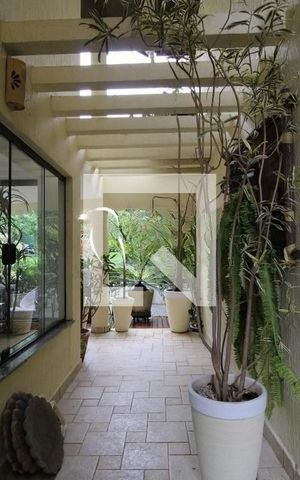 Casa de condomínio à venda com 700m², 4 quartos e 4 vagas