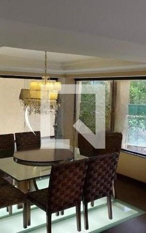Casa de condomínio à venda com 700m², 4 quartos e 4 vagas